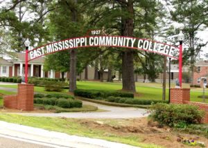 Community colleges get $1.4 million grant to train more lineworkers from Accelerate Mississippi