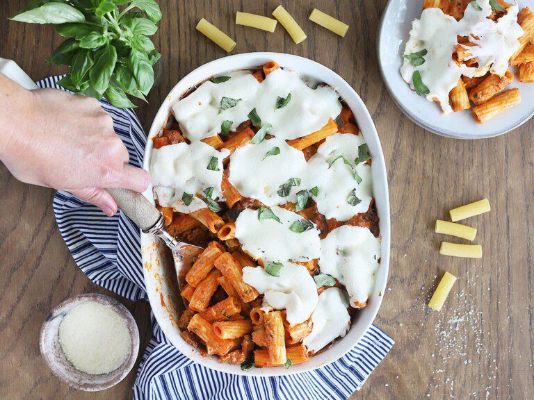 Spicy Rigatoni Casserole with Zucchini