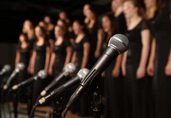 Pic of choir and mics